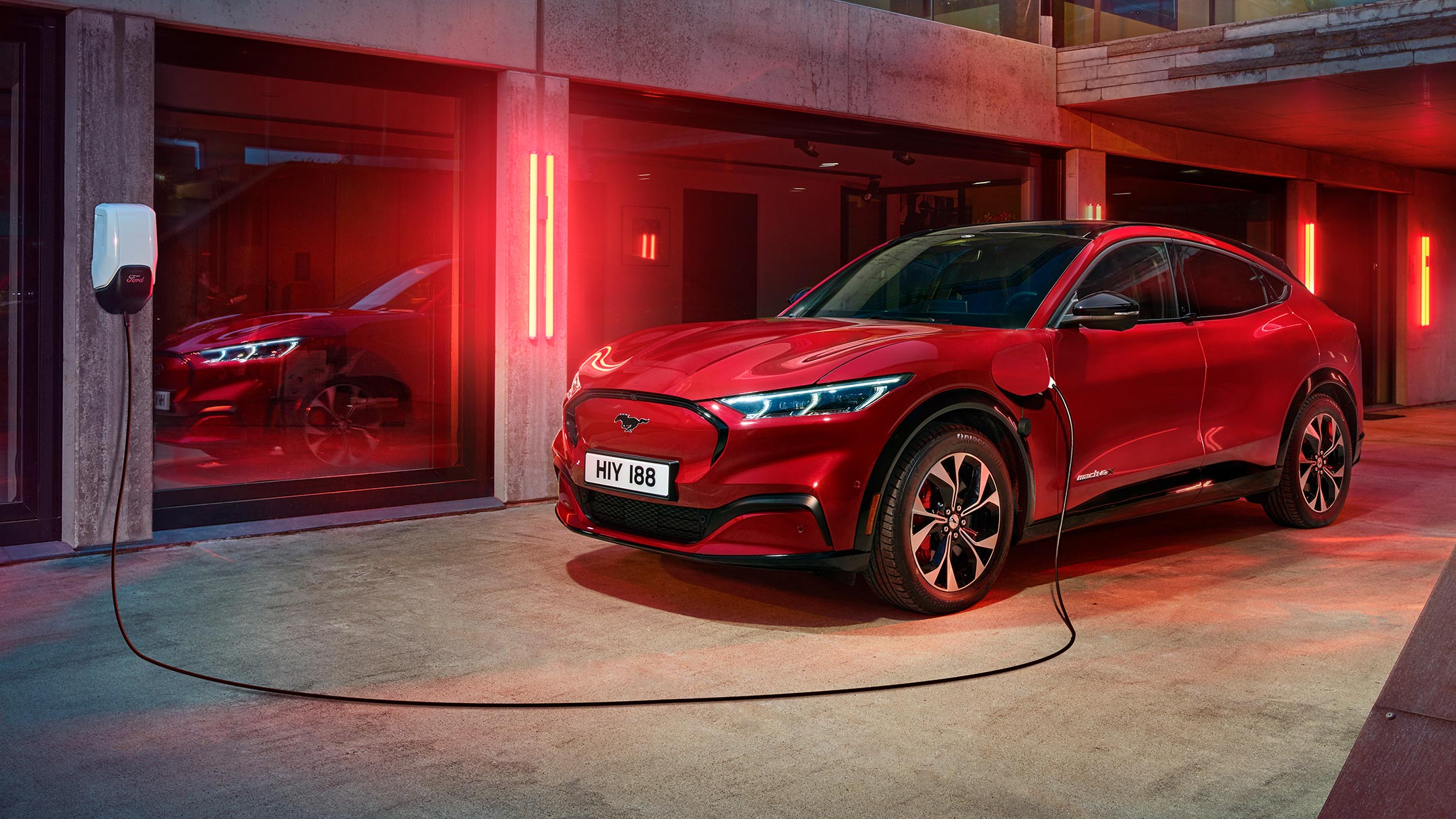 Zcela Novy Ford Mustang Mach E Plne Elektricke Suv Ford Cr Zcela Novy Ford Mustang Mach E Plne Elektricke Suv Ford Cr