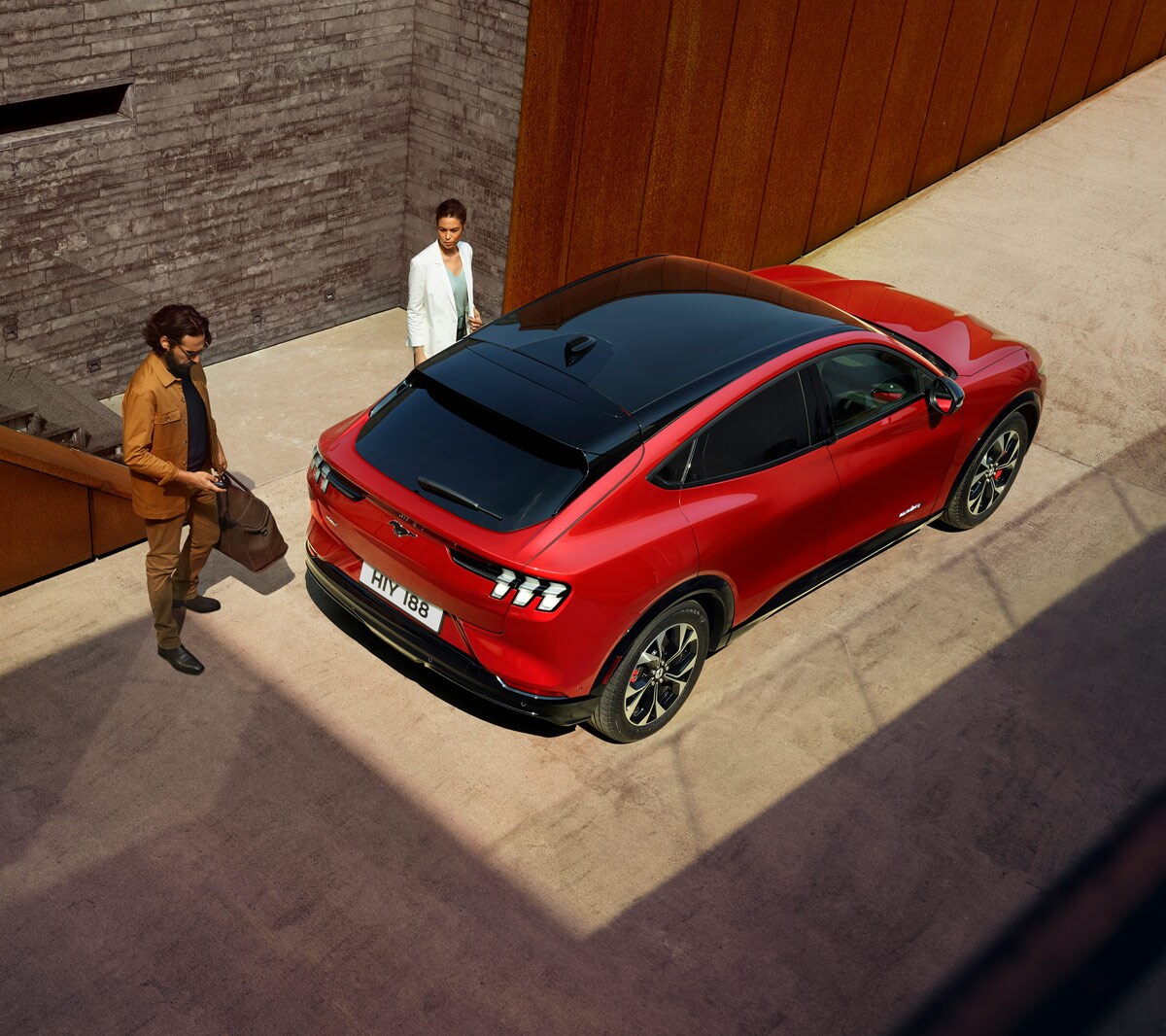 Pohled na Mustang Mach-E shora