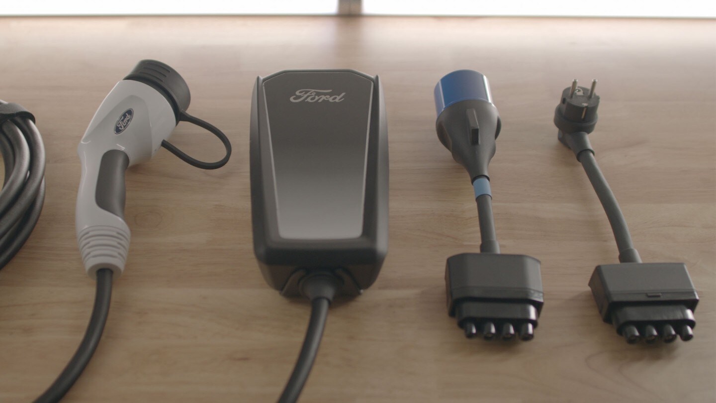 Univerzální nabíjecí kabel Ford s domácí zásuvkou
