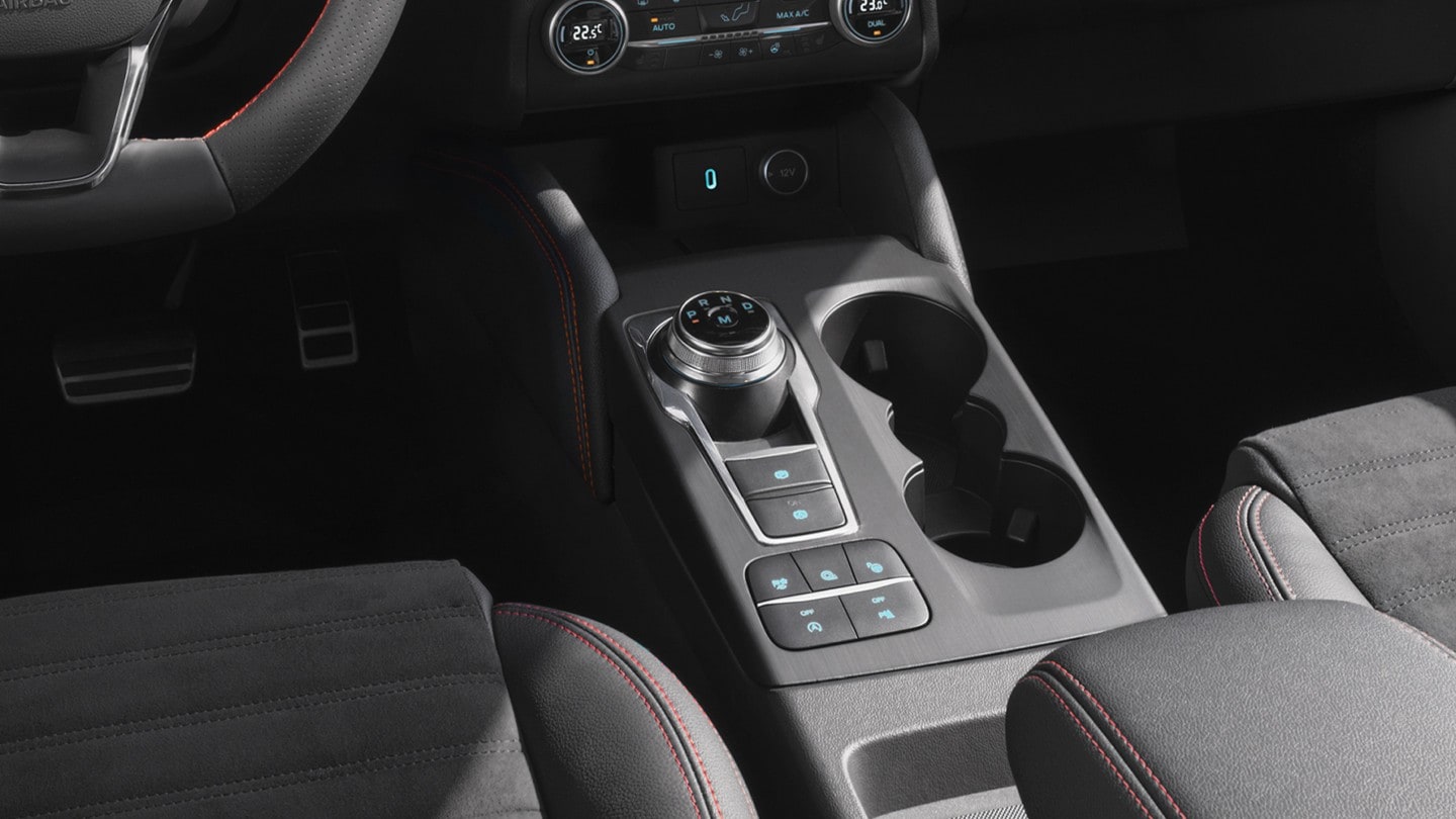 Nový Ford Kuga ST-Line X interiér