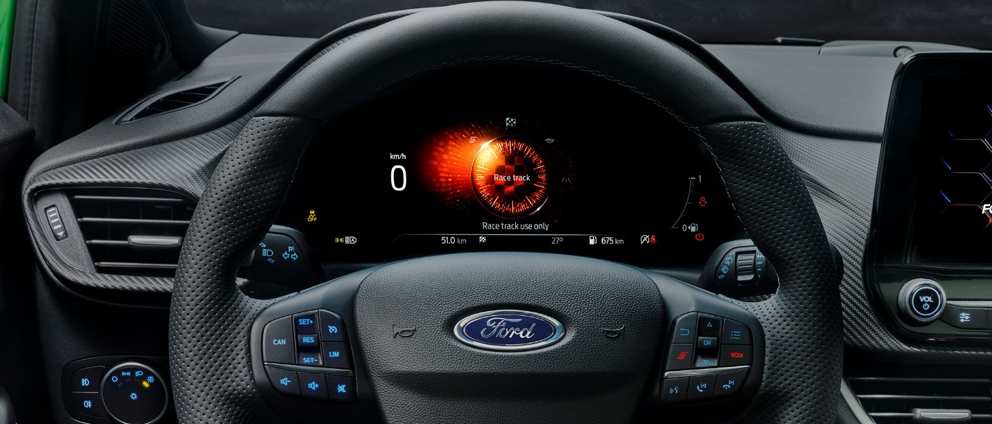 Přístrojová deska Fordu Puma ST zobrazující jízdní režimy