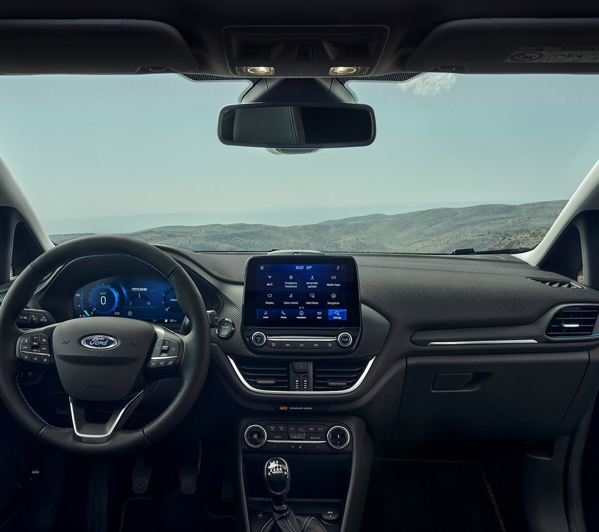 : Ford Fiesta pohled do kokpitu