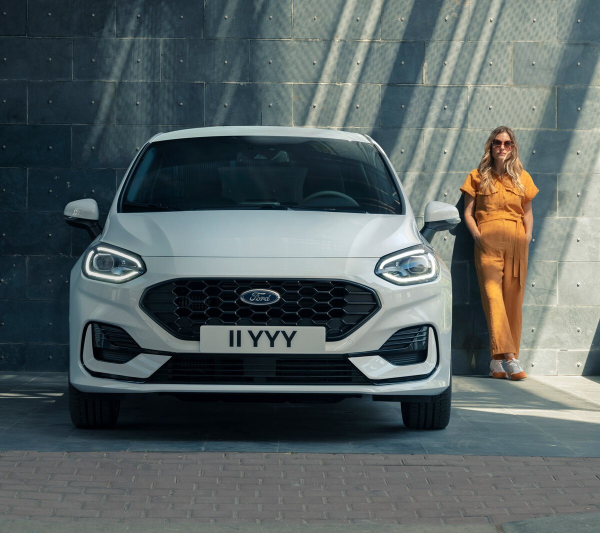 Přední část vozu Ford Fiesta zblízka