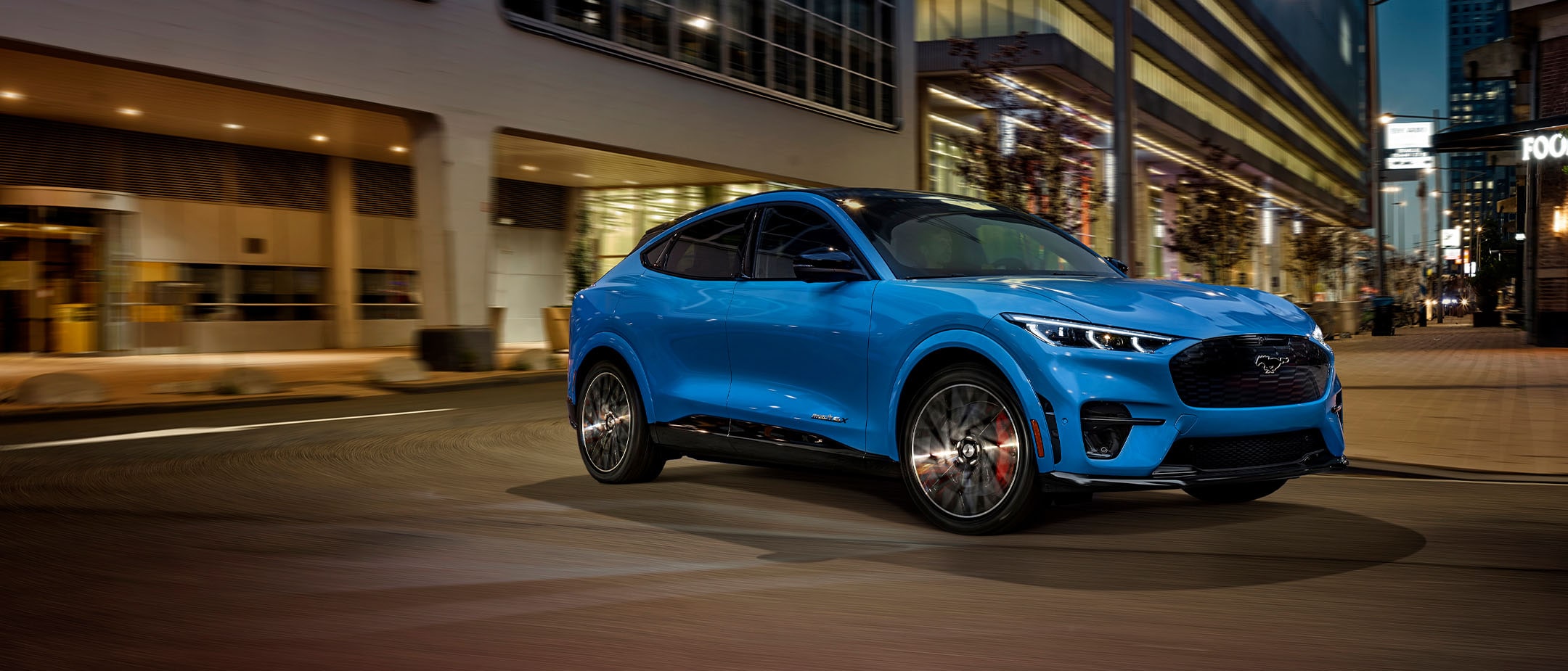 Zcela Novy Ford Mustang Mach E Plne Elektricke Suv Ford Cr