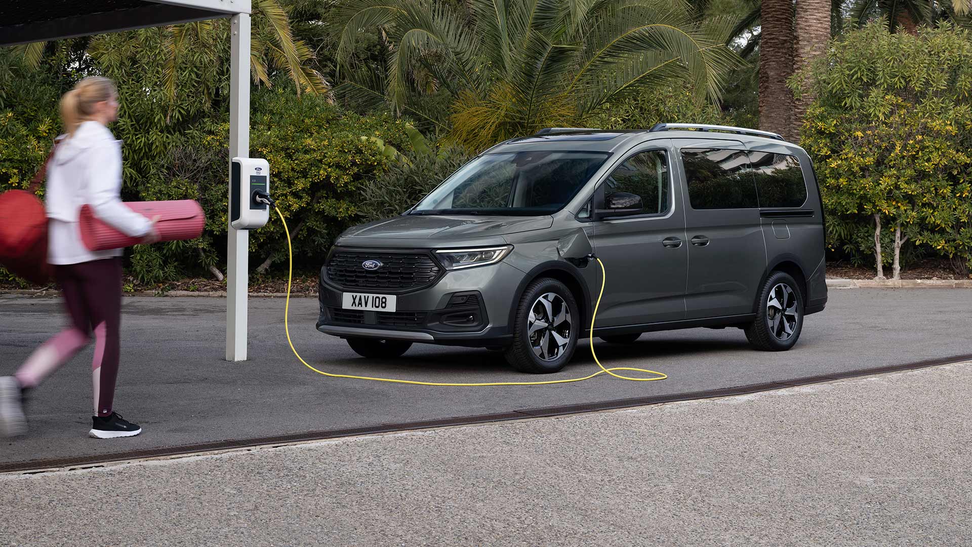 Ford Tourneo Connect přední pohled