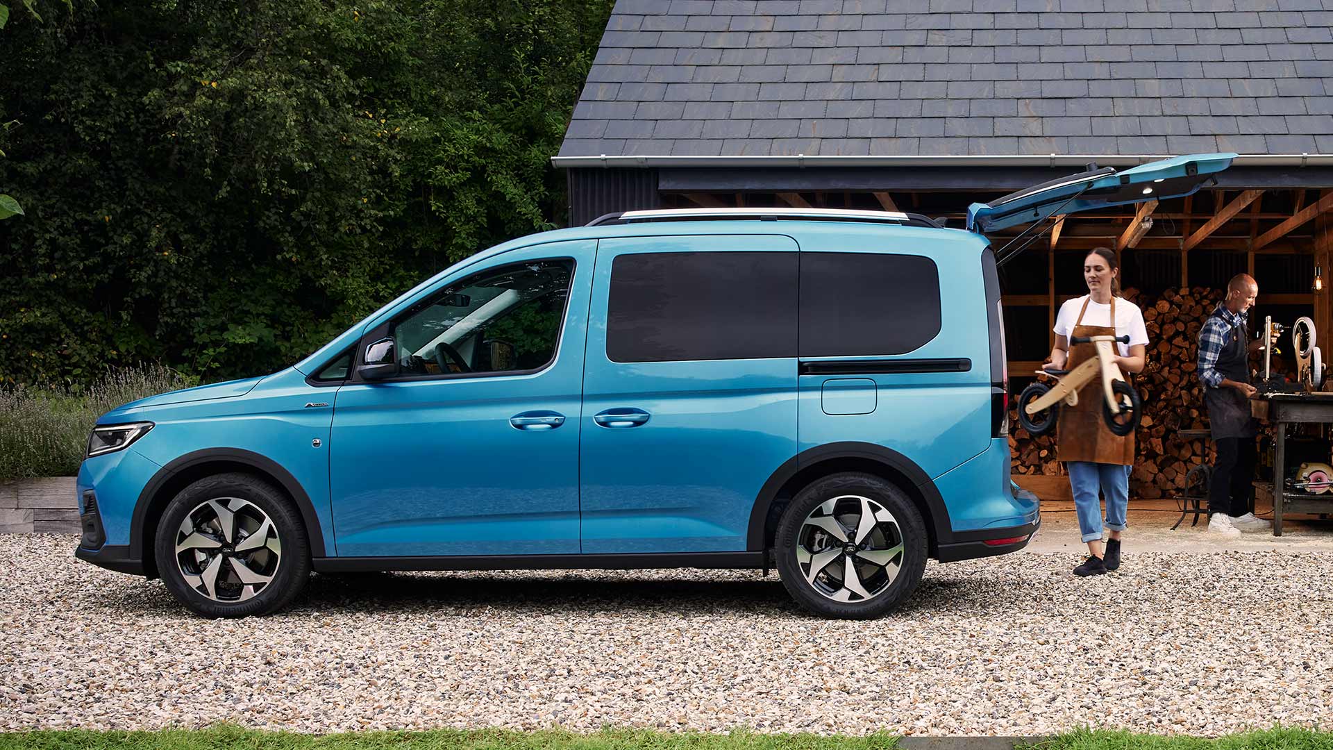 Ford Tourneo Connect boční pohled