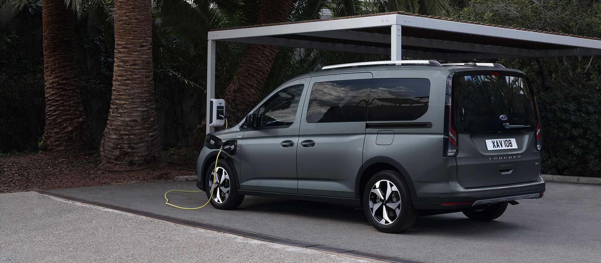 Ford Tourneo Connect zadní šikmý pohled