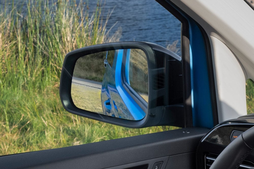 Ford Tourneo Connect a systém hlídání mrtvého úhlu