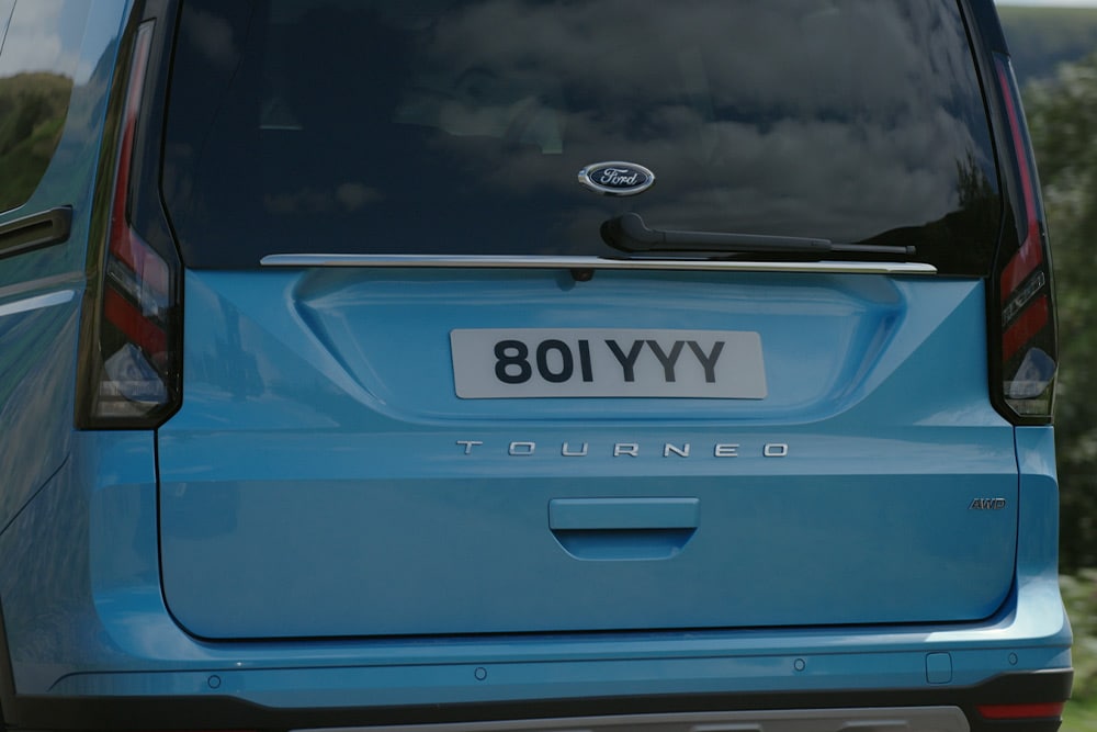 Ford Tourneo Connect zadní pohled