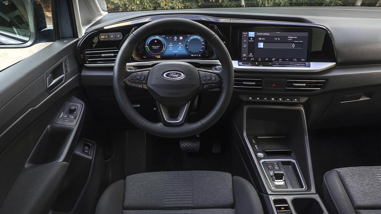 Ford Tourneo Connect pohled na místo řidiče 