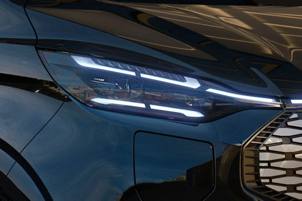 Detail LED Matrix světlometu vozu Ford Tourneo Custom.