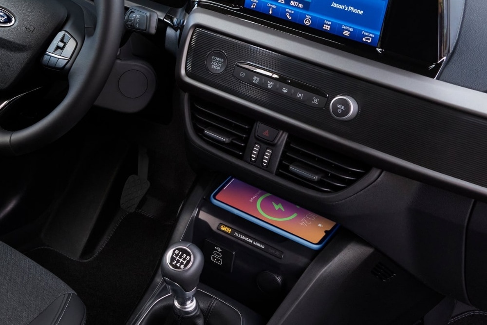 Bezdrátové nabíjení ve voze Ford Tourneo Courier