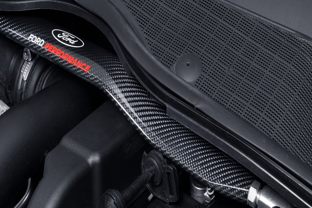 Detail motoru Ford Performance.