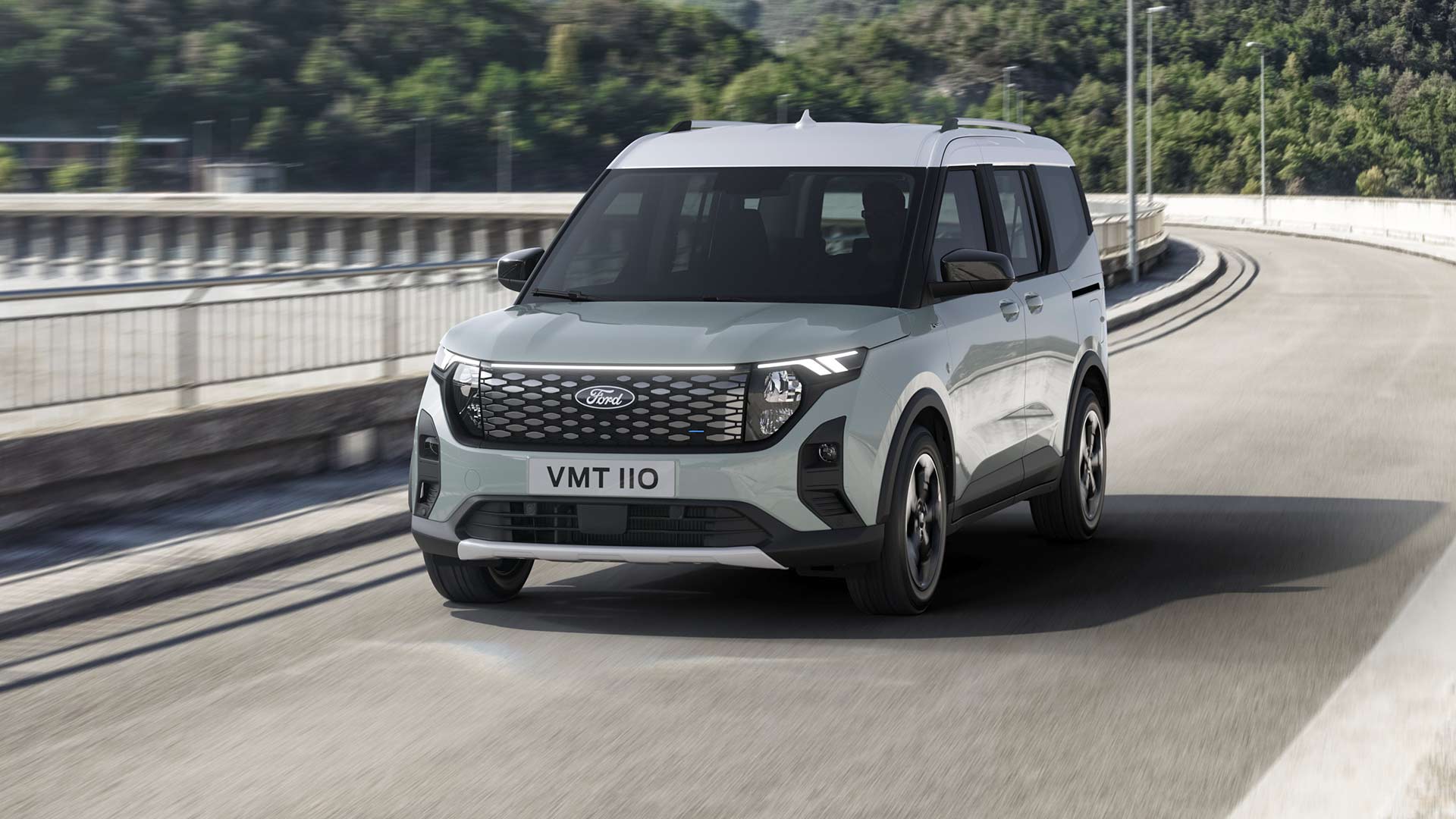 Ford E-Tourneo Courier Active na silnici