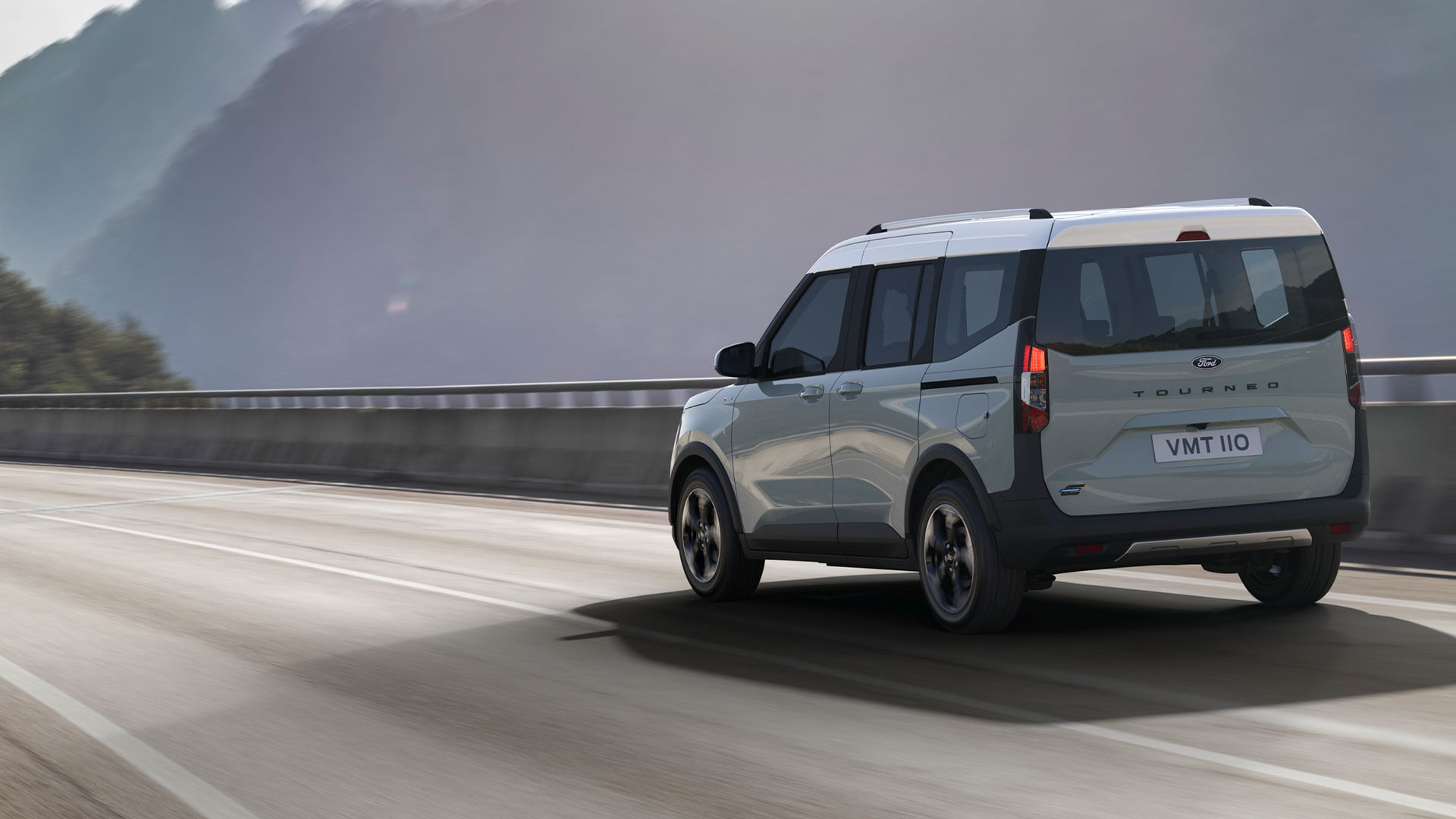 Ford E-Tourneo Courier Active na silnici