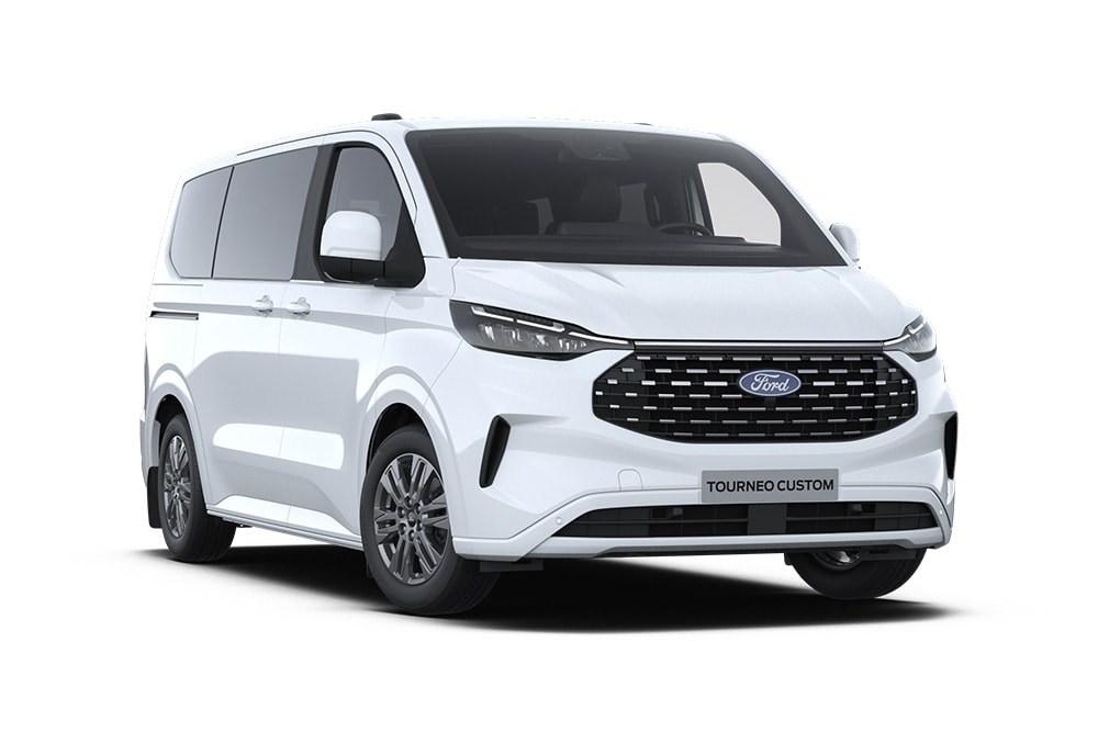 Pohled zleva zepředu na bílý Ford Tourneo Custom Titanium.