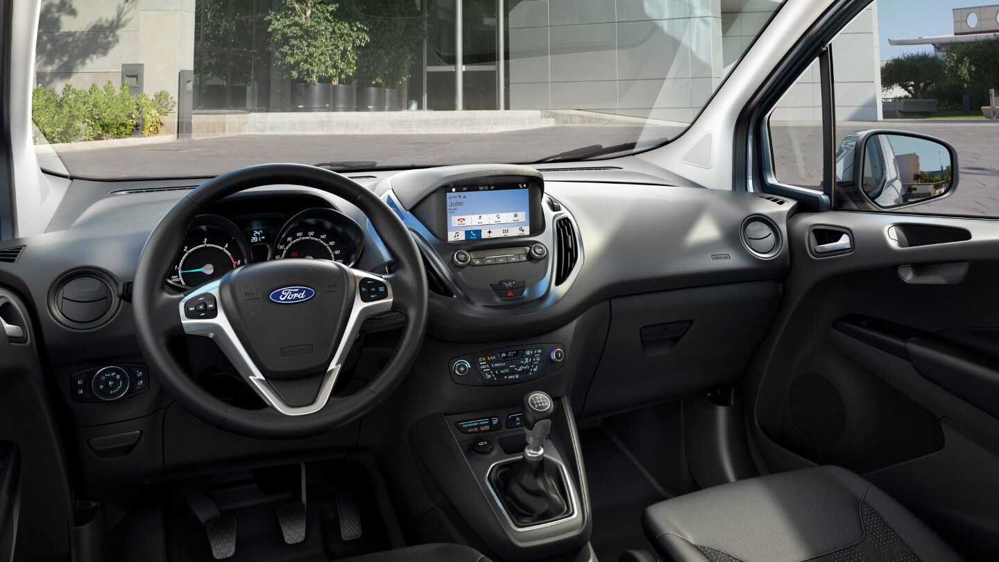 Interiér vozu Ford Transit Courier