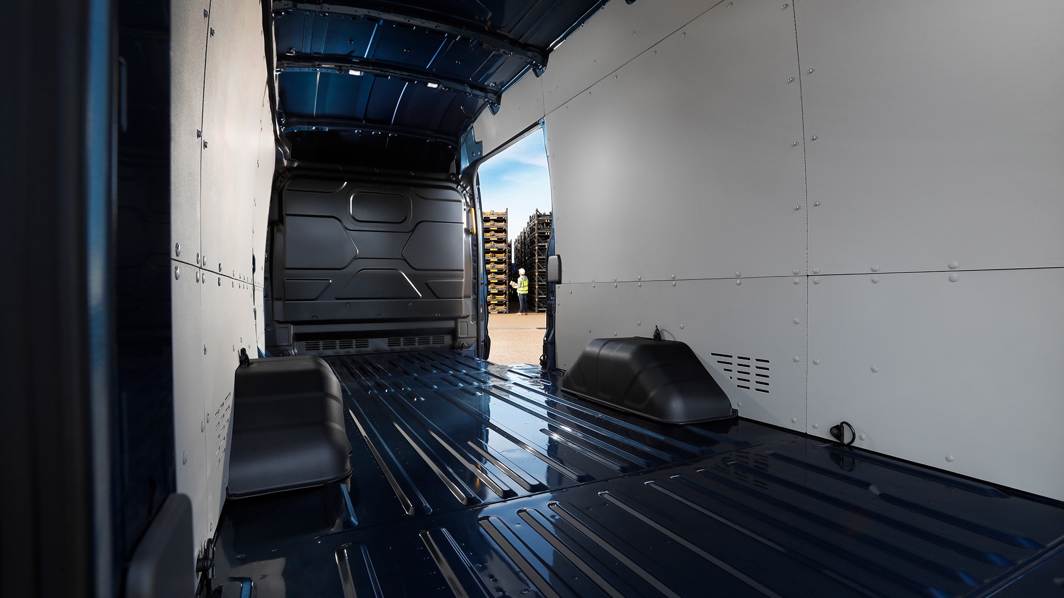 Nákladový prostor nového Fordu Transit Van