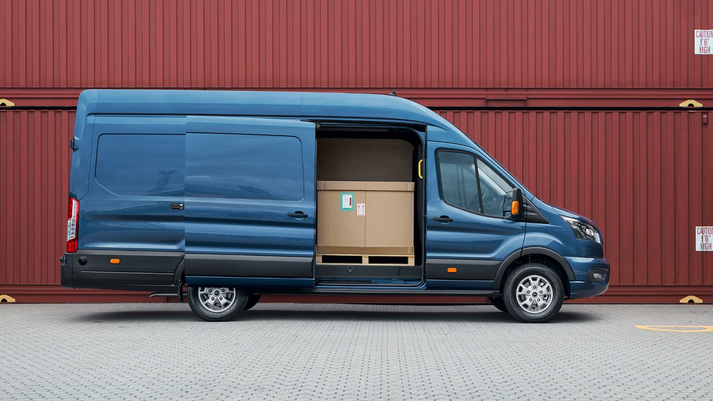 Фургон. Форд Транзит 2018 грузовой фургон. Ford Transit 2017 грузовой. Форд Транзит 2017 грузовой фургон. Ford Transit 350 l EF.