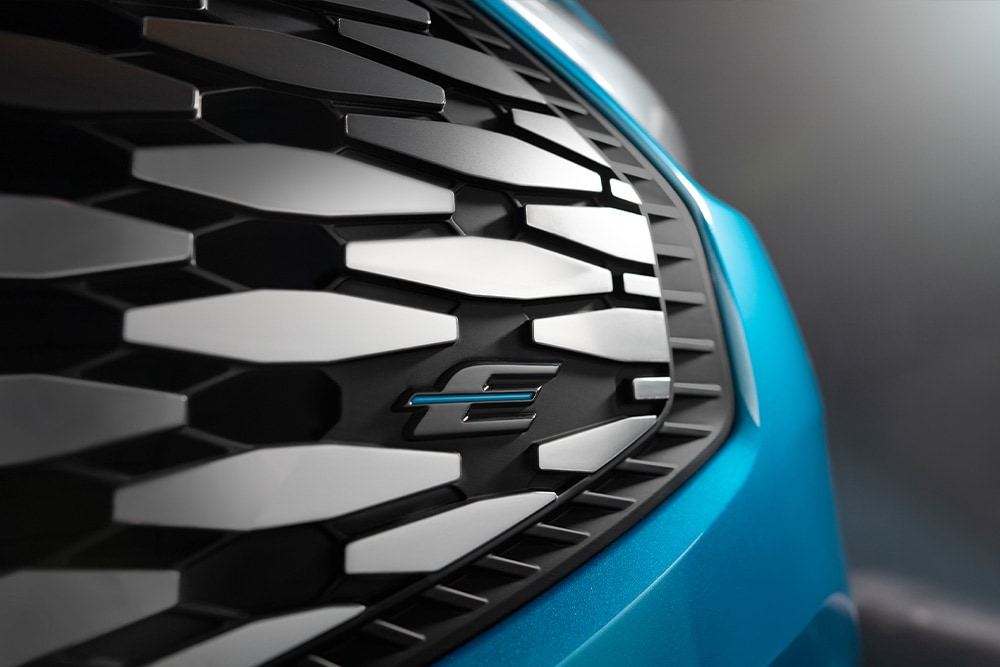 Detail masky vozu Ford E-Transit Custom.