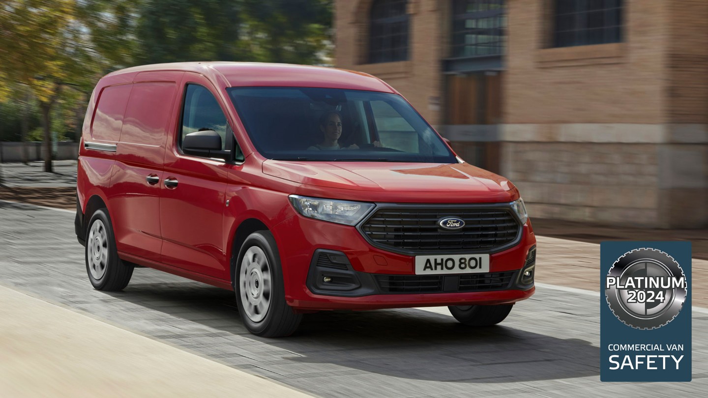 Nový Ford Transit Connect Trend v barvě červená Maple.