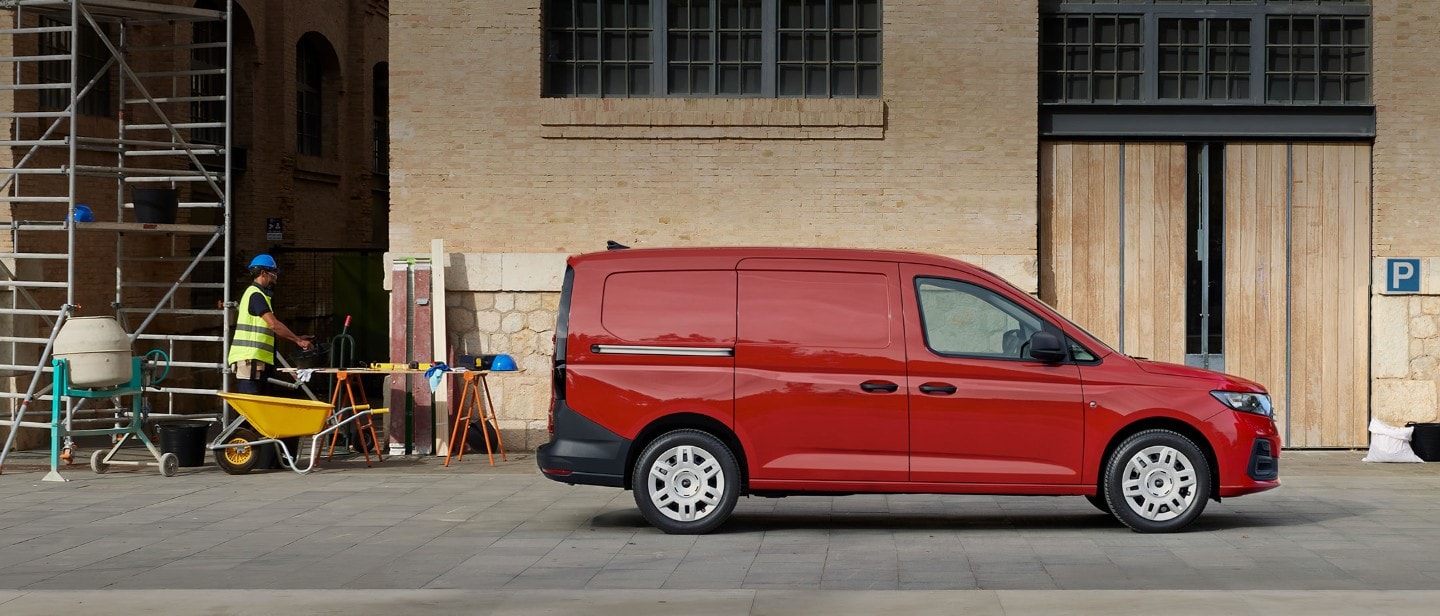 Nový Ford Transit Connect v barvě červená Maple.