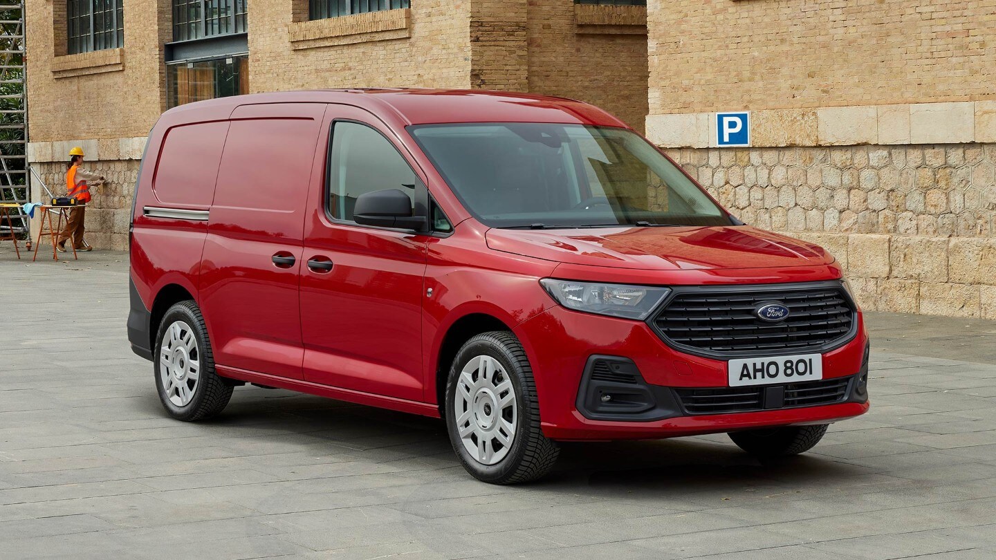 Nový Ford Transit Connect Trend v barvě červená Maple Red.