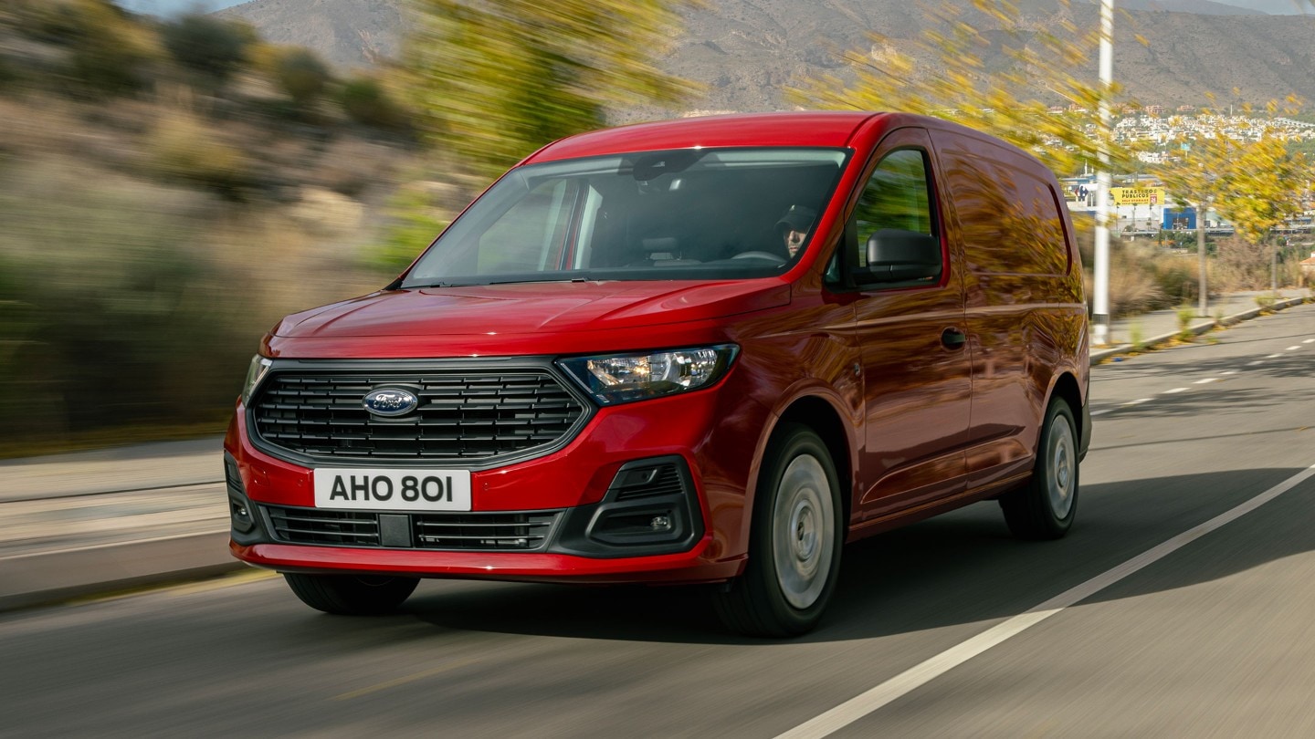 Nový Ford Transit Connect Trend v barvě červená Maple.
