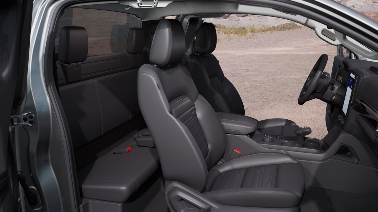 Přední sedadla nového modelu Ford Ranger v barvě šedá Carbonized