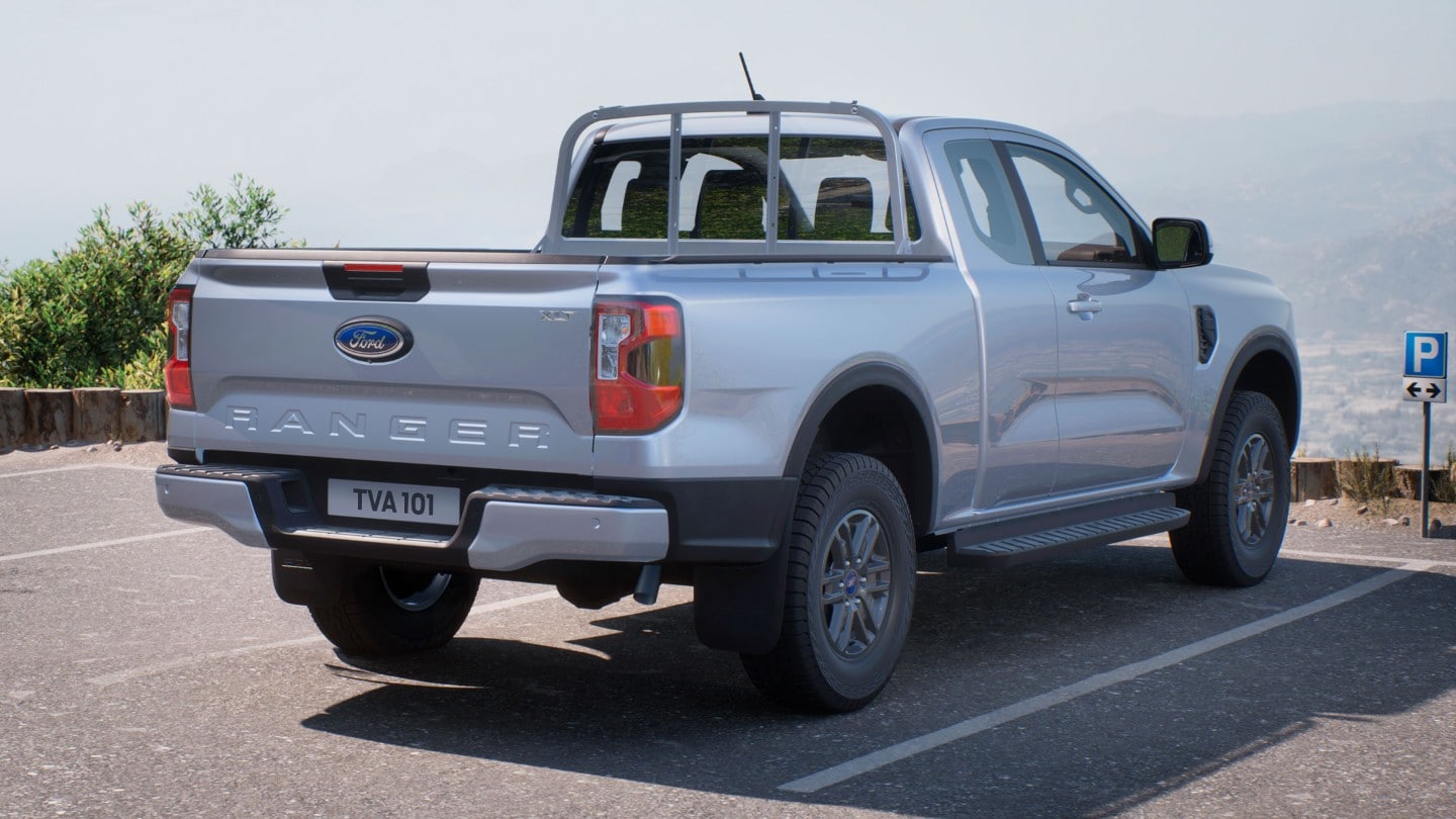 3/4 zadní pohled na nový Ford Ranger v barvě stříbrná Moondust