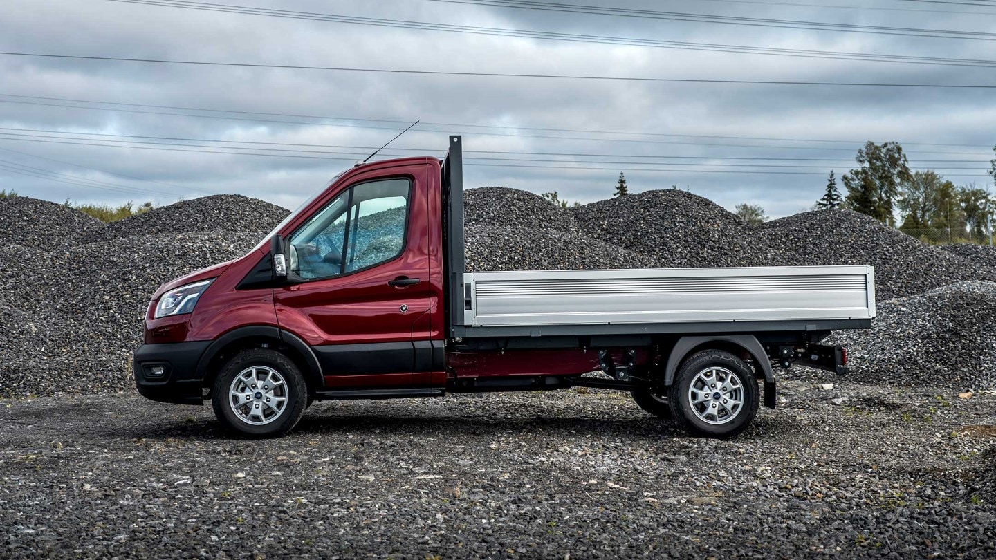 Ford Transit podvozek s valníkem