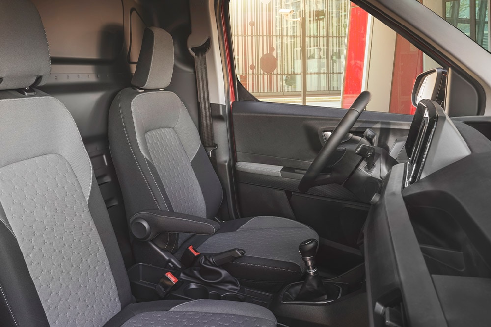 Nastavitelné sedadlo řidiče vozu Ford Transit Courier