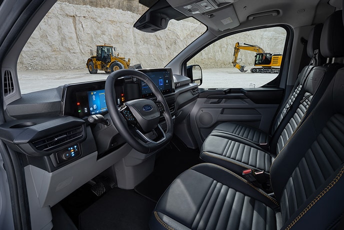 Interiér elektrické dodávky Ford E-Transit Custom Van.
